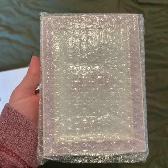 NIP Lilly Pulitzer GWP breast cancer picture frame 💕🩷🙏🏻 - Picture 5 of 5